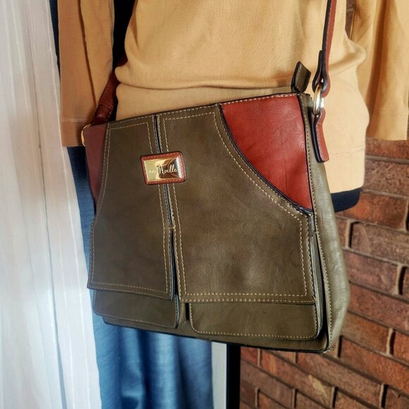 Simply Noelle Olive/Brown Crossbody Adjustable Strap - 3 Ext/2 Int Pockets - Picture 1 of 15